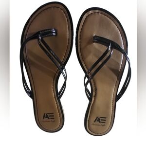 3/$15 American Eagle black thong sandals size 8